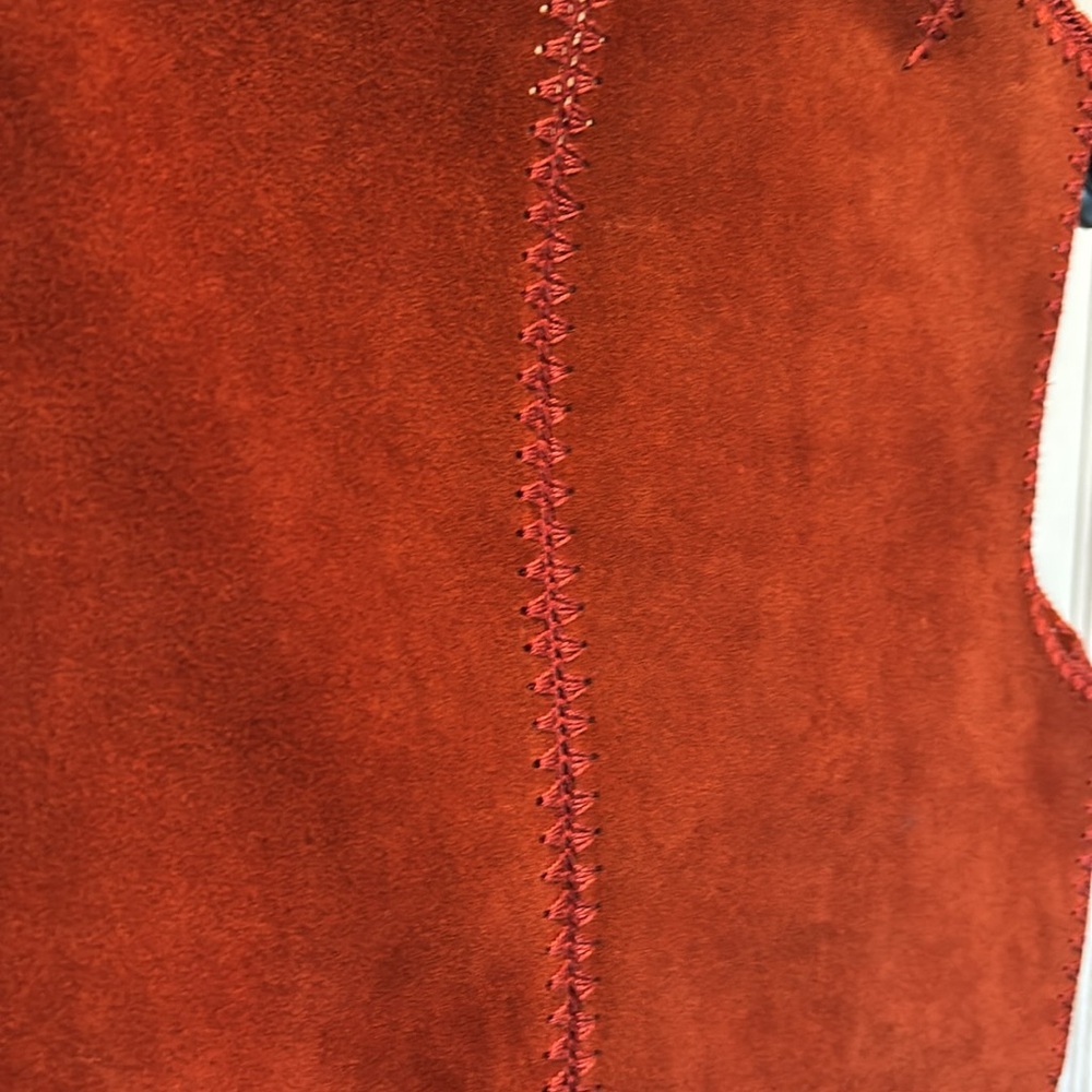❤️‍🔥Rare Vintage PUEBLO Navajo Suede Vest
Sm/M - Picture 6 of 15